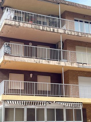 Foto 1 de Piso en venta en calle Josep Bernat I Baldovi de 3 habitaciones con terraza y aire acondicionado
