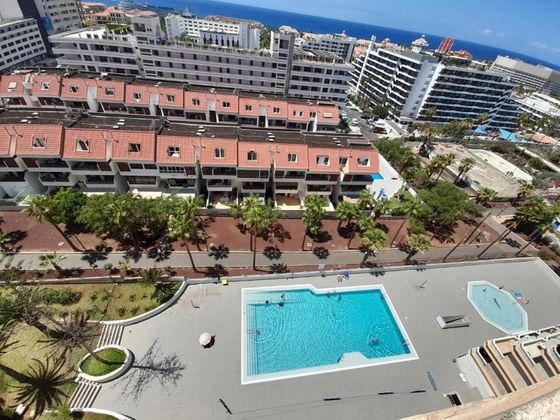 Foto 2 de Venta de piso en calle Noelia Afonso Cabrera de 1 habitación con terraza y piscina