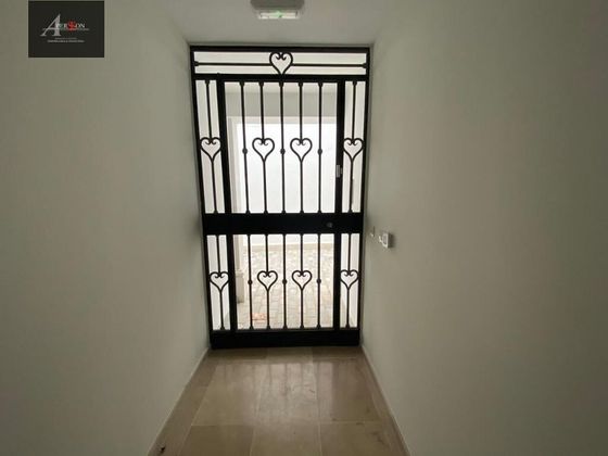 Foto 2 de Piso en venta en Écija de 2 habitaciones con aire acondicionado y ascensor