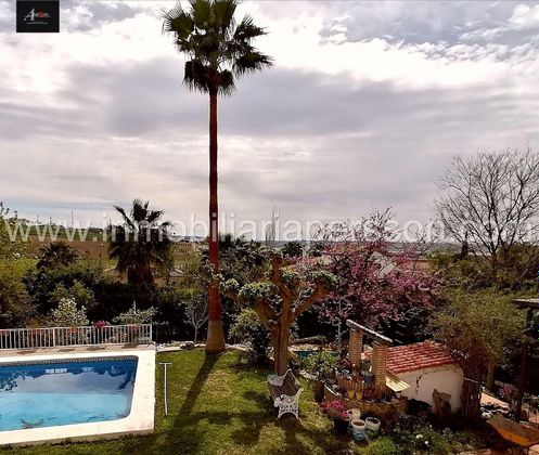 Foto 2 de Casa en venta en Écija de 5 habitaciones con terraza y piscina