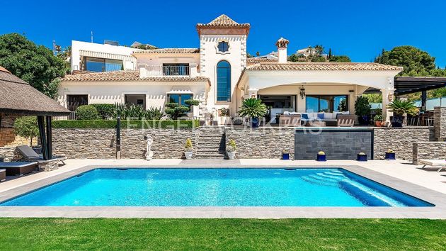 Foto 2 de Chalet en venta en Los Monteros - Bahía de Marbella de 5 habitaciones con terraza y piscina