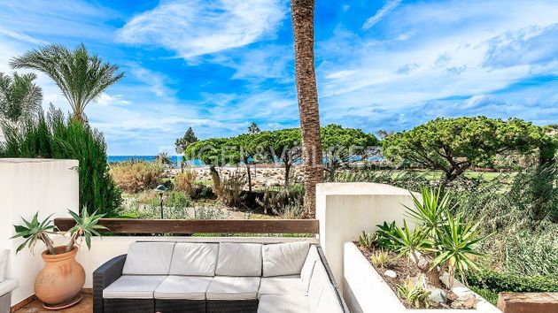 Foto 2 de Piso en venta en Los Monteros - Bahía de Marbella de 5 habitaciones con terraza y piscina