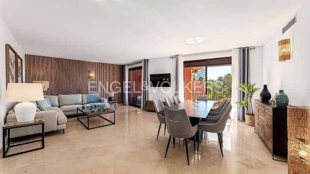 Foto 2 de Àtic en venda a Elviria de 4 habitacions amb terrassa i piscina