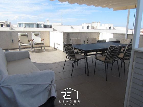 Foto 2 de Alquiler de ático en Canet d´En Berenguer de 2 habitaciones con terraza y piscina