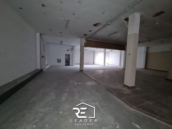 Foto 1 de Alquiler de local en Benicalap de 399 m²