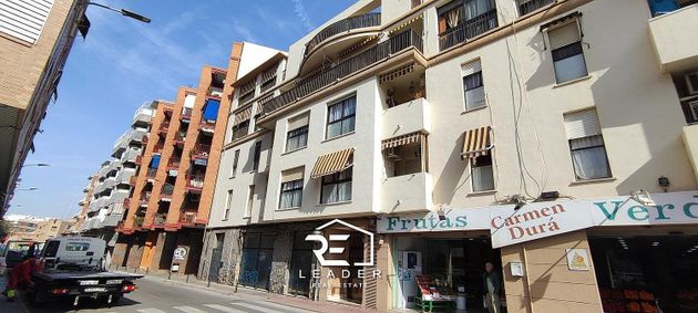 Foto 1 de Piso en venta en L'Eixereta de 4 habitaciones con terraza y piscina