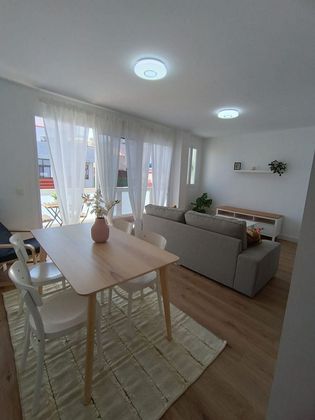 Foto 2 de Piso en alquiler en Alcaravaneras de 3 habitaciones con muebles y balcón
