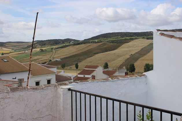 Foto 1 de Casa adosada en venta en Cañete la Real de 4 habitaciones con terraza