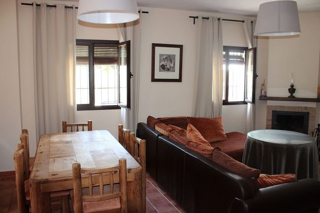 Foto 2 de Casa adossada en venda a Cuevas del Becerro de 3 habitacions amb terrassa i balcó