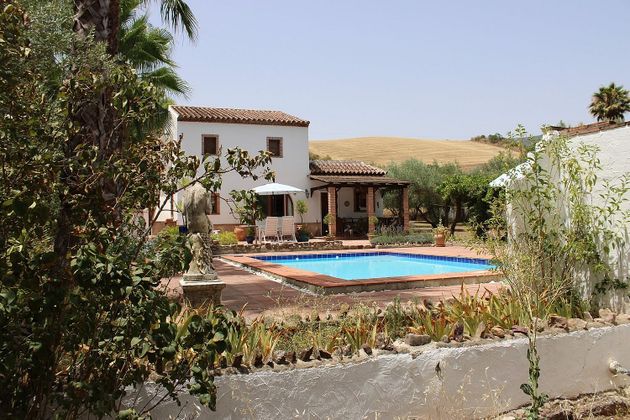Foto 2 de Venta de chalet en Algodonales de 2 habitaciones con terraza y piscina