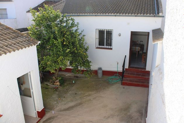Foto 1 de Casa en venta en Cañete la Real de 4 habitaciones con terraza y jardín