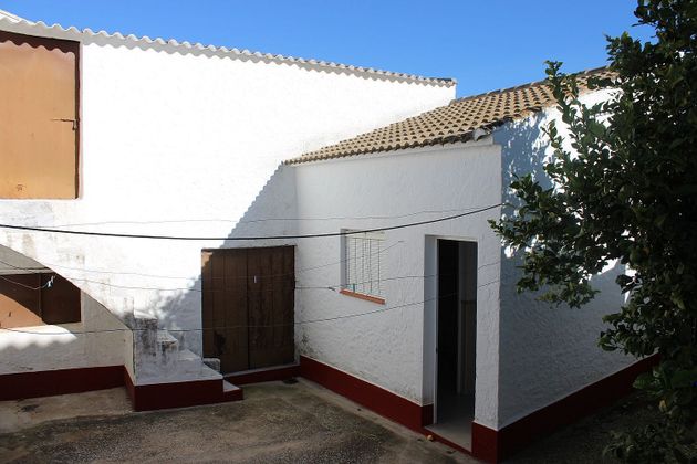 Foto 2 de Casa en venda a Cañete la Real de 4 habitacions amb terrassa i jardí