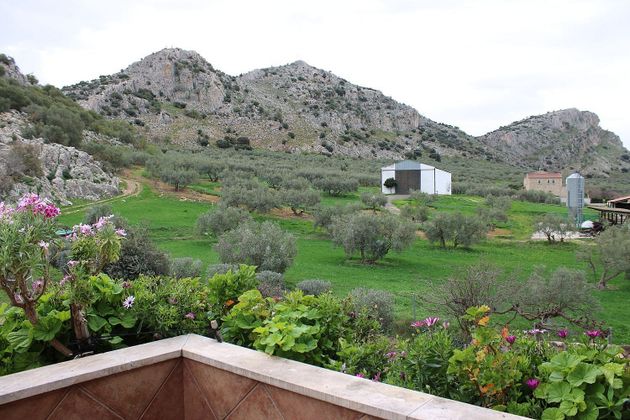 Foto 1 de Casa en venda a Cuevas del Becerro de 5 habitacions amb terrassa i garatge