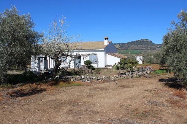 Foto 1 de Chalet en venta en Arriate de 2 habitaciones con terraza y jardín