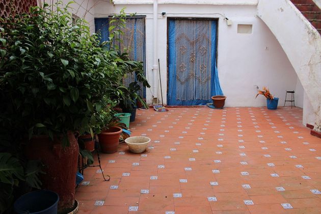 Foto 2 de Venta de casa adosada en calle Marbella de 4 habitaciones con terraza y garaje