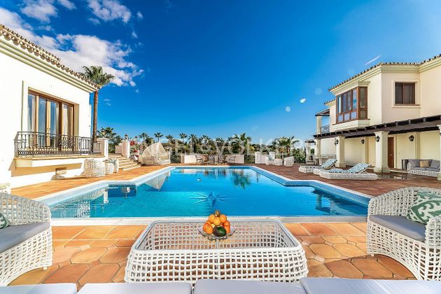 Foto 2 de Alquiler de chalet en Benahavís de 16 habitaciones con terraza y piscina