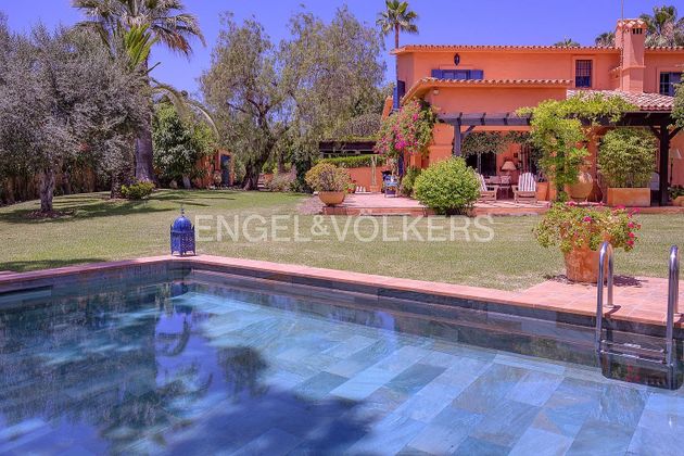 Foto 1 de Alquiler de chalet en Guadalmina de 4 habitaciones con terraza y piscina