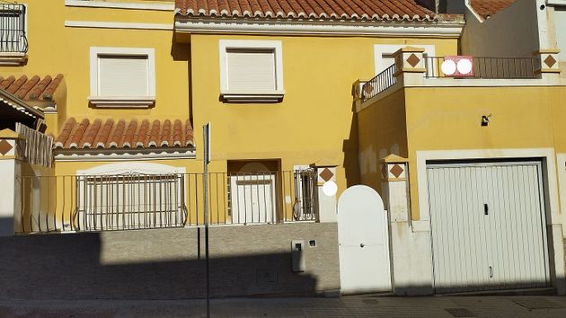 Foto 1 de Casa adossada en venda a Huércal de Almería de 3 habitacions amb terrassa