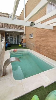 Foto 1 de Casa adosada en venta en Huércal de Almería de 5 habitaciones con terraza y piscina