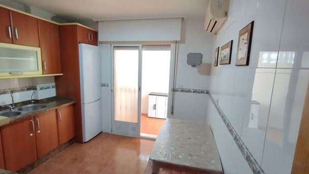 Foto 2 de Casa adossada en venda a Huércal de Almería de 4 habitacions amb terrassa i aire acondicionat