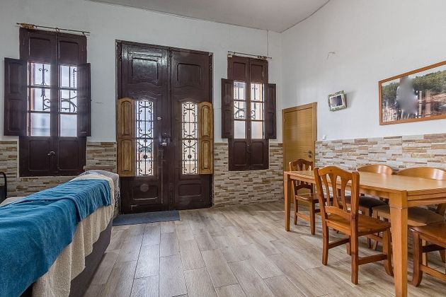 Foto 1 de Xalet en venda a El Castellar-L´Oliveral de 6 habitacions amb terrassa i garatge