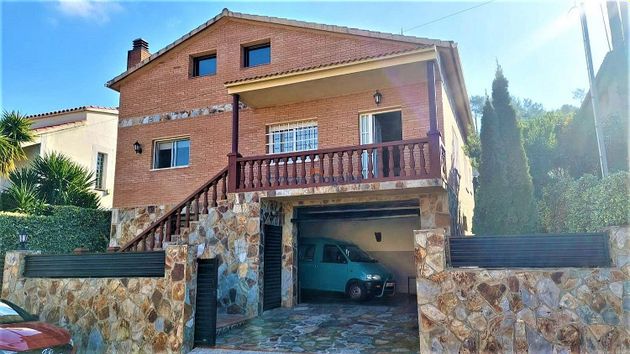 Foto 1 de Casa en venda a Roc Blanc de 5 habitacions amb piscina i garatge