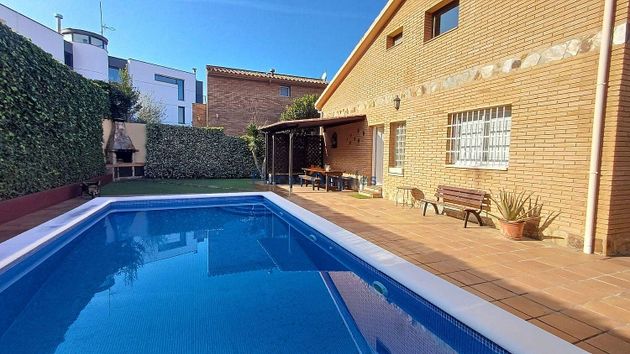 Foto 2 de Casa en venda a Roc Blanc de 5 habitacions amb piscina i garatge