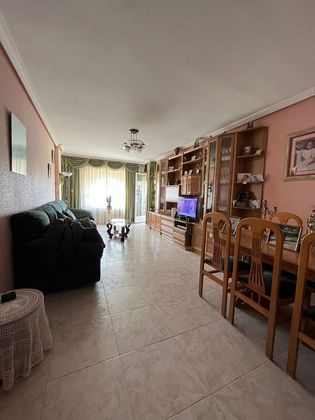 Foto 1 de Venta de piso en Tres Olivos - La Piedad de 3 habitaciones con terraza y balcón