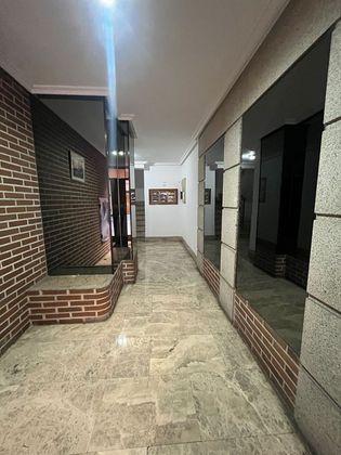 Foto 2 de Venta de piso en Tres Olivos - La Piedad de 2 habitaciones con terraza y calefacción