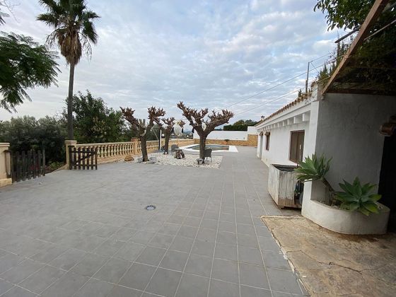 Foto 2 de Xalet en venda a Nucia (la) de 5 habitacions amb terrassa i piscina