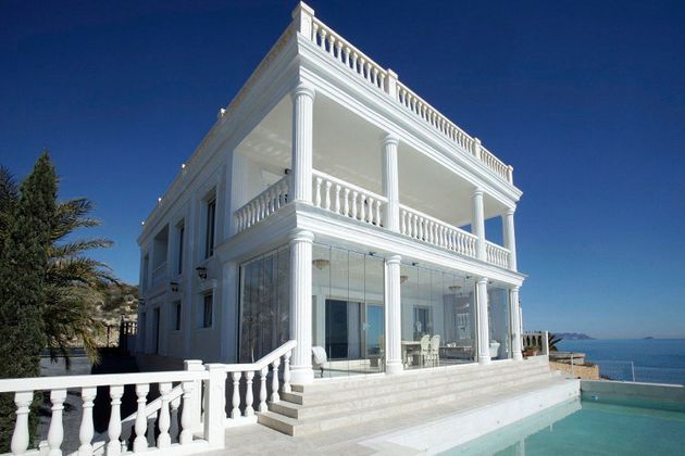 Foto 1 de Casa en venda a Villajoyosa ciudad de 5 habitacions amb terrassa i piscina