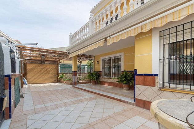 Foto 1 de Casa en venda a Los Boliches de 7 habitacions amb terrassa i piscina