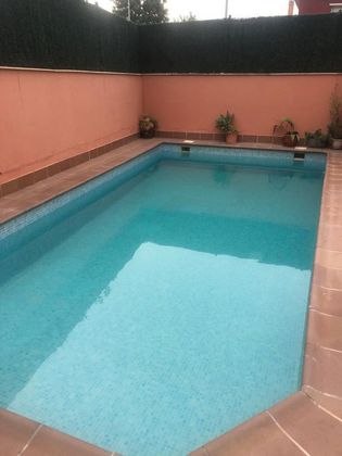 Foto 2 de Venta de casa en El Rinconcillo de 5 habitaciones con piscina y jardín