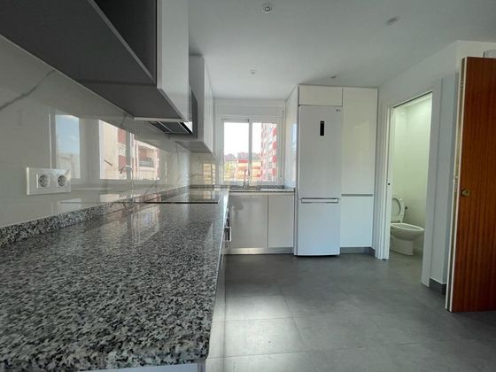 Foto 2 de Venta de piso en calle Amanecer de 3 habitaciones con terraza y ascensor
