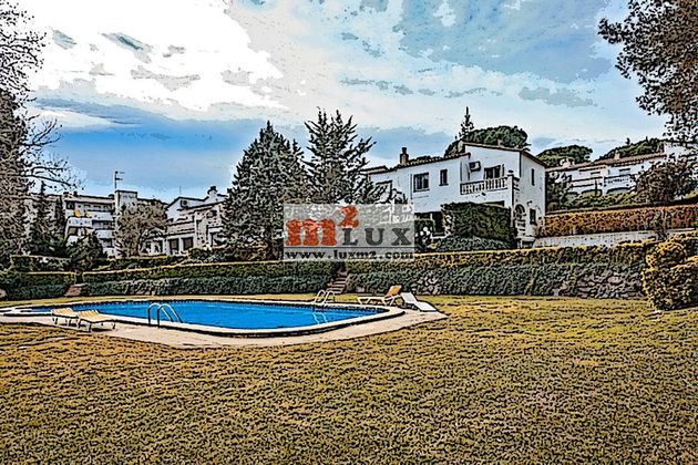 Foto 1 de Casa adosada en venta en calle Vell de Calonge de 3 habitaciones con terraza y piscina