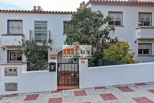Foto 2 de Casa adosada en venta en calle Vell de Calonge de 3 habitaciones con terraza y piscina