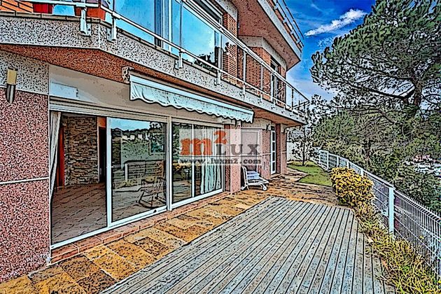 Foto 1 de Chalet en venta en calle Amposta de 5 habitaciones con terraza y balcón