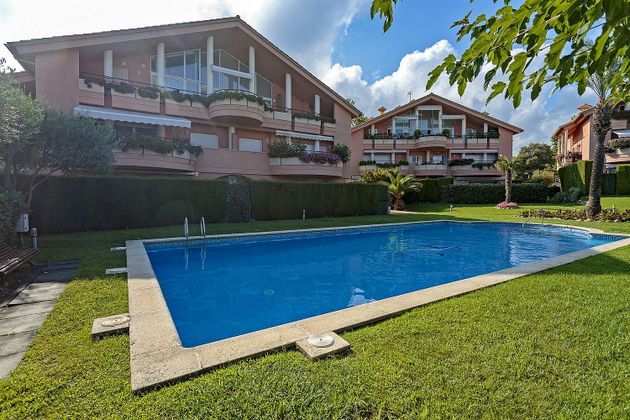 Foto 2 de Pis en venda a calle Enric Morera de 1 habitació amb terrassa i piscina
