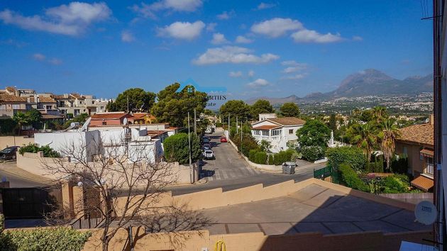 Foto 1 de Dúplex en venda a L'Albir-Zona Playa de 3 habitacions amb terrassa i jardí