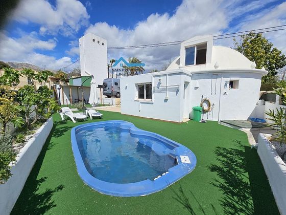 Foto 1 de Chalet en venta en Nucia (la) de 1 habitación con terraza y piscina