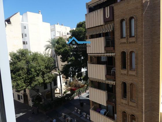 Foto 1 de Pis en venda a Centro Urbano de 5 habitacions amb terrassa i balcó