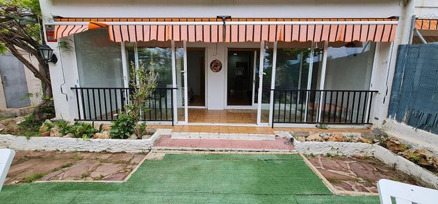 Foto 1 de Pis en venda a urbanización Roques Blanques de 3 habitacions amb terrassa i jardí