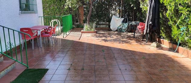Foto 1 de Casa adossada en venda a La Hacienda - Nueva Andalucía de 3 habitacions amb terrassa i piscina