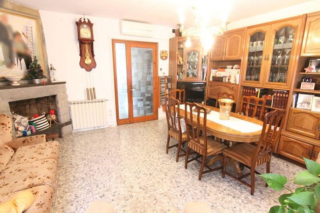Foto 1 de Casa en venda a Olesa de Montserrat de 4 habitacions amb terrassa i garatge