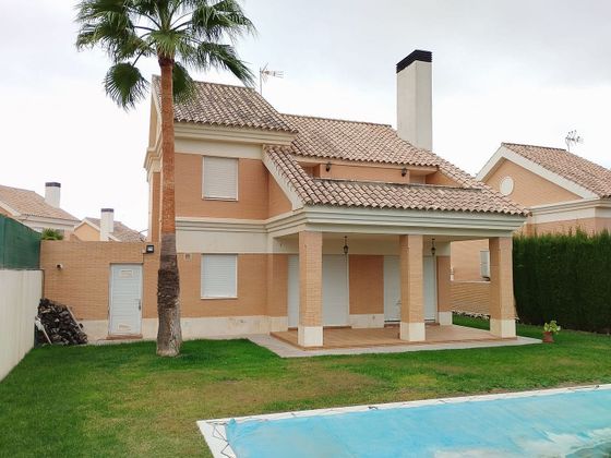 Foto 1 de Xalet en venda a calle Cañada Real de 4 habitacions amb terrassa i piscina