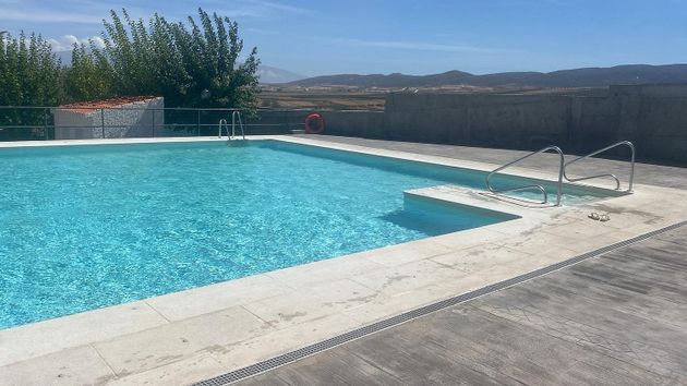 Foto 1 de Chalet en alquiler en Ventas de Huelma de 2 habitaciones con terraza y piscina
