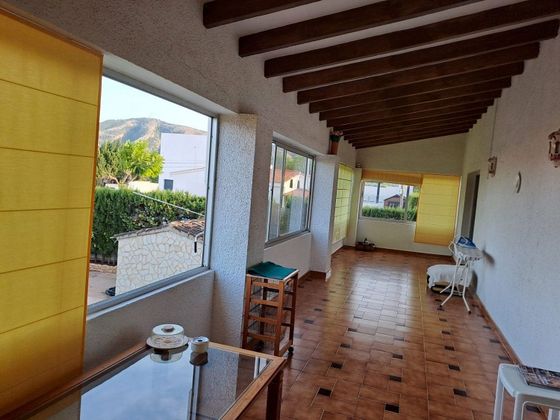 Foto 2 de Venta de casa en Alfaz del Pi Pueblo-Urbanizaciones de 5 habitaciones con terraza y piscina