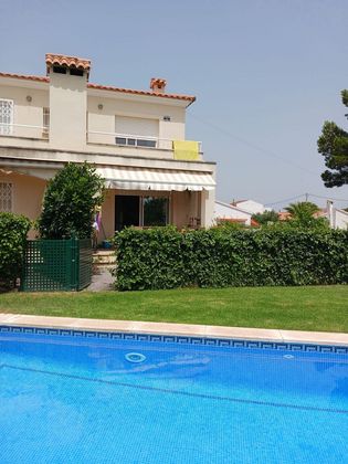 Foto 1 de Venta de casa adosada en Casalot de 3 habitaciones con terraza y piscina