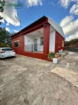 Foto 1 de Casa rural en venda a Pedralba de 3 habitacions amb piscina i jardí