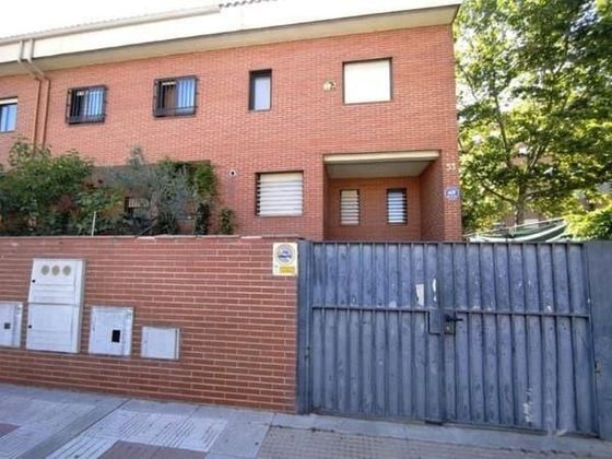 Foto 1 de Venta de casa en Humanes de Madrid de 4 habitaciones con terraza y garaje